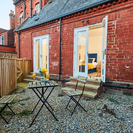 Perfect For Professionals In Ls1 & Lgi - Private Garden! Contact Us For Better Offers! Apartment