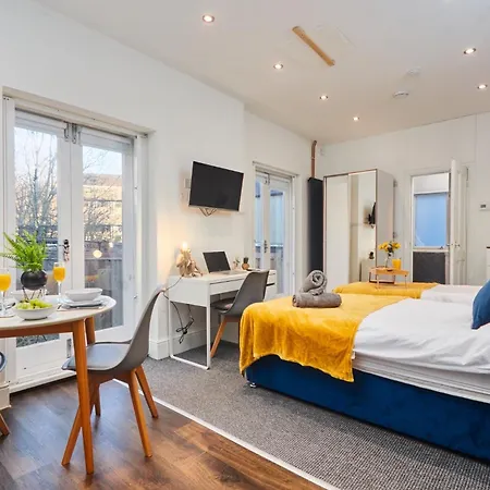 Apartment Perfect For Professionals In Ls1 & Lgi - Private Garden! Contact Us For Better Offers!